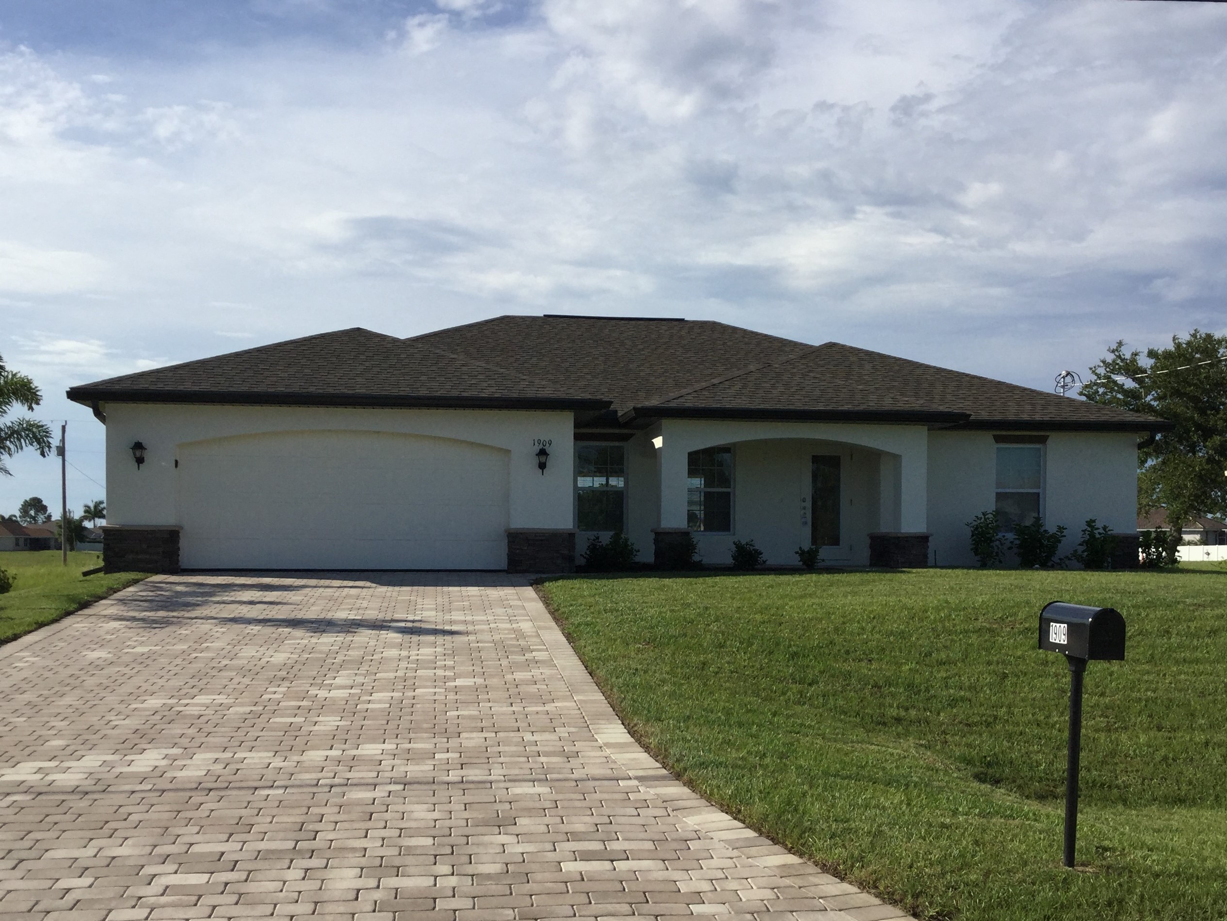 1909 NW 17 Ter 4 Beds Apartment for Rent