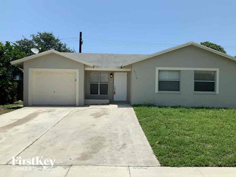 1920 NW 3 Ave 3 Beds Apartment for Rent