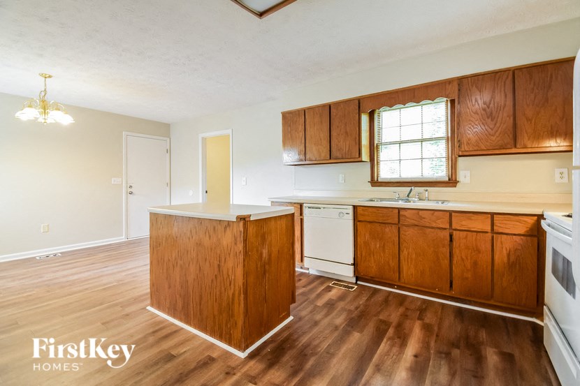 1930 Fernwood Drive 4 Beds House for Rent - Photo Gallery 8