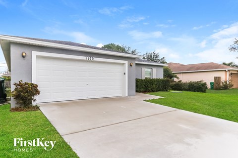 1939 SW Gold Ln 4 Beds Apartment for Rent
