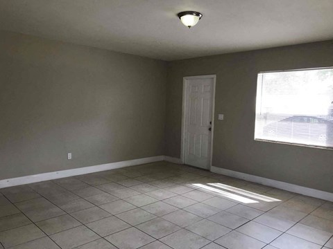 1943 Thomas St 2 Beds Apartment for Rent