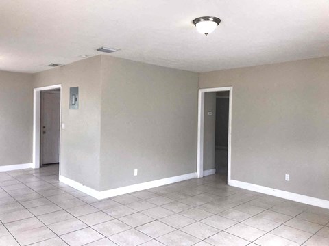 1943 Thomas St 2 Beds Apartment for Rent
