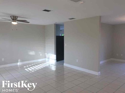 19740 SW 87 Pl 3 Beds Apartment for Rent