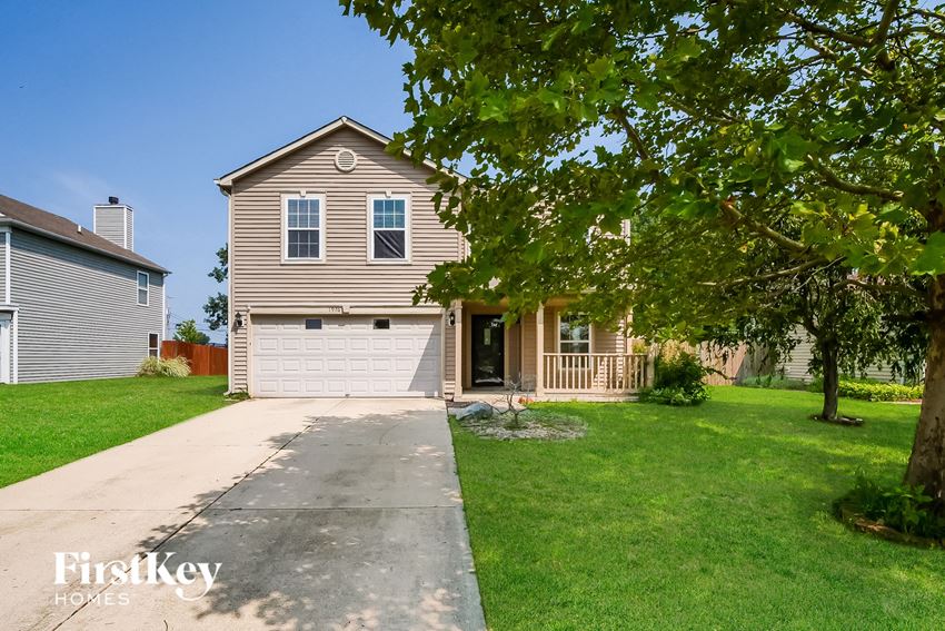 1976 Breakwater Drive Greenfield, IN 46140