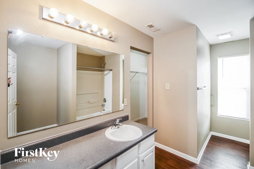1976 Breakwater Drive Greenfield, IN 46140