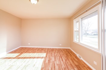 19809 Brook Ave 3 Beds House for Rent - Photo Gallery 3