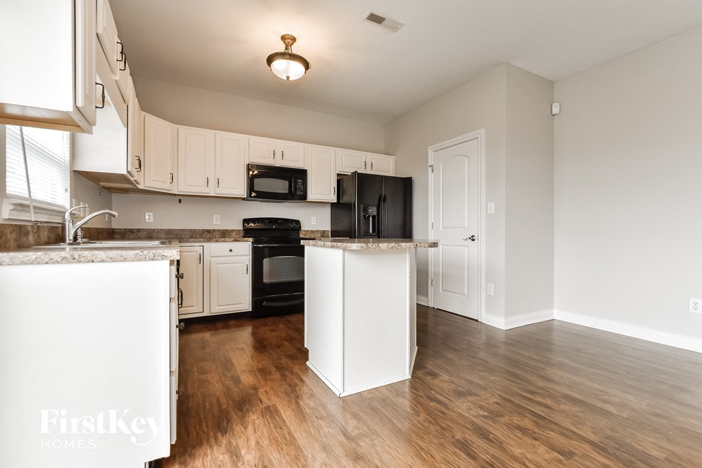 1983 Collingwood Dr Studio House for Rent - Photo Gallery 6