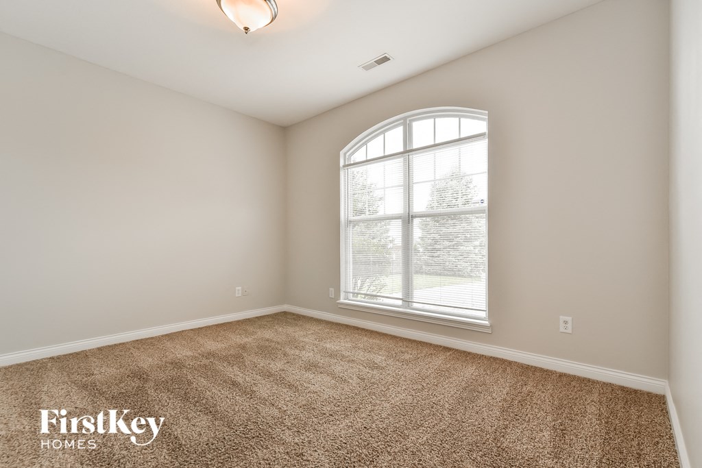 1983 Collingwood Dr Studio House for Rent - Photo Gallery 8