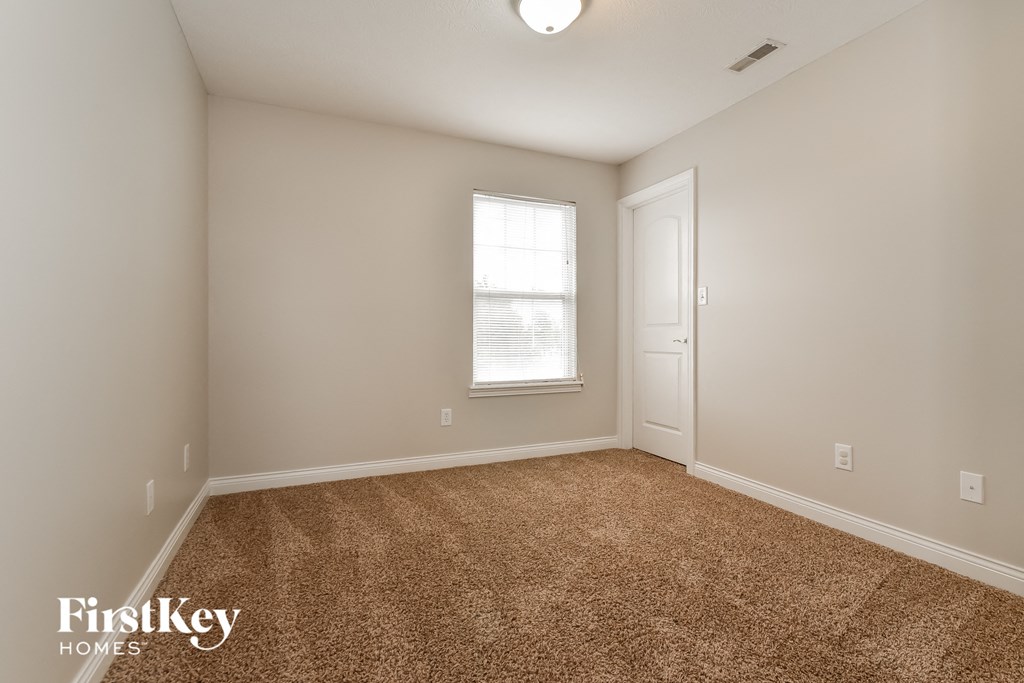 1983 Collingwood Dr Studio House for Rent - Photo Gallery 11