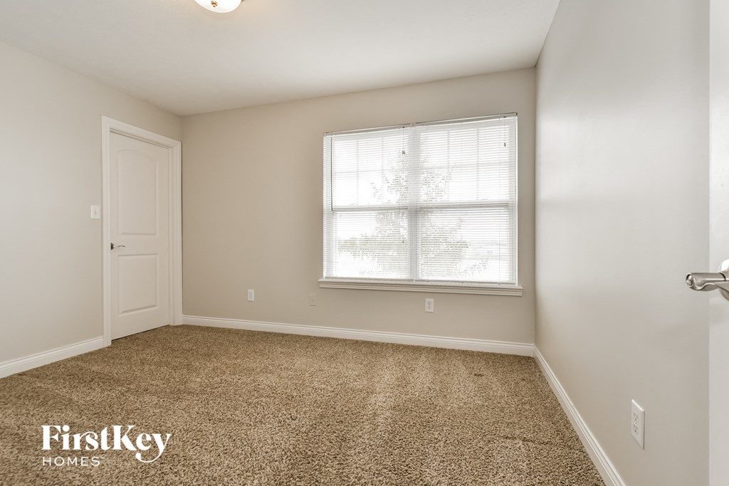 1983 Collingwood Dr Studio House for Rent - Photo Gallery 12