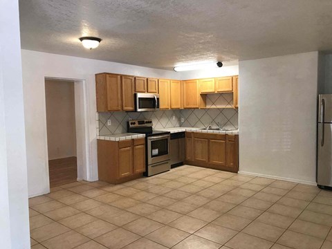 2034 N 37TH Pl 6 Beds Apartment for Rent