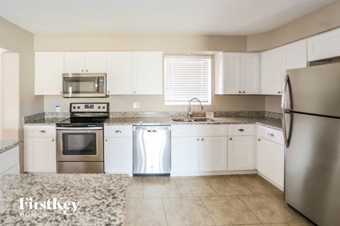 2037 W Rancho Dr 4 Beds Apartment for Rent