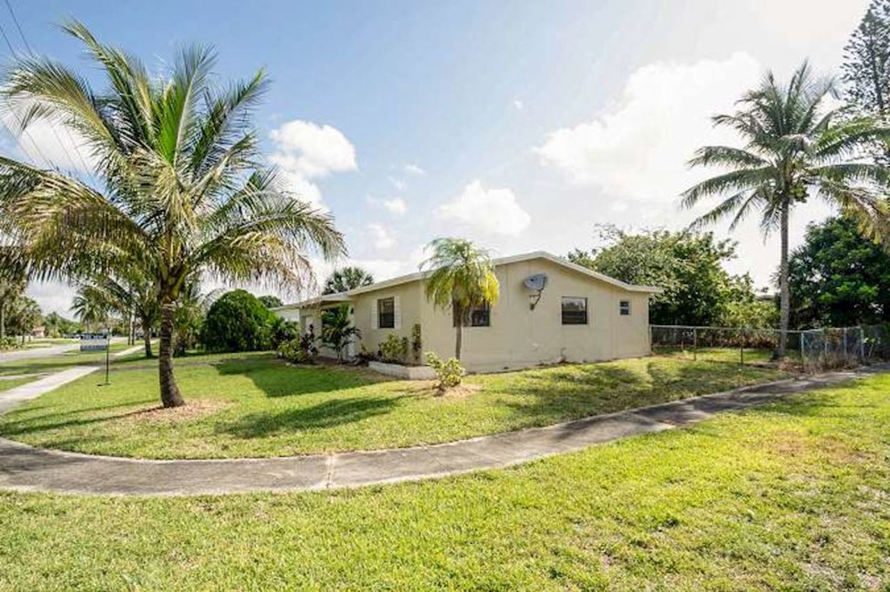 2100 NW 74Th Ave 3 Beds Apartment for Rent