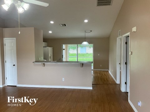 2108 NE 15Th Pl 3 Beds Apartment for Rent