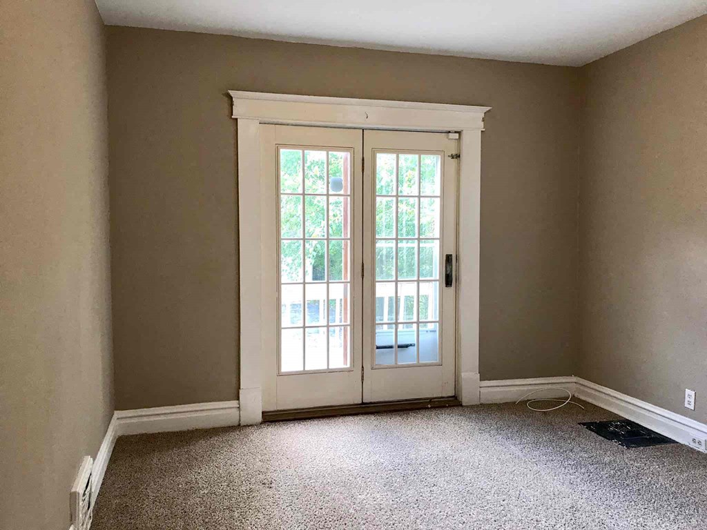 2112 Lexa 3 Beds House for Rent - Photo Gallery 9