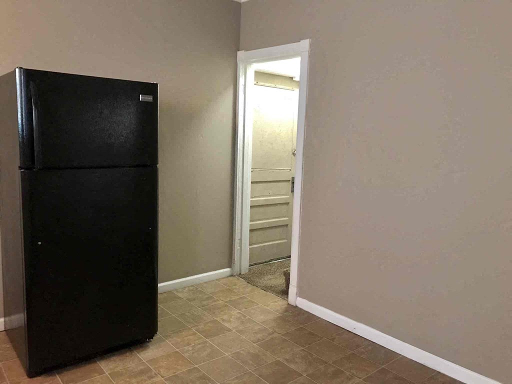 2112 Lexa 3 Beds House for Rent - Photo Gallery 14