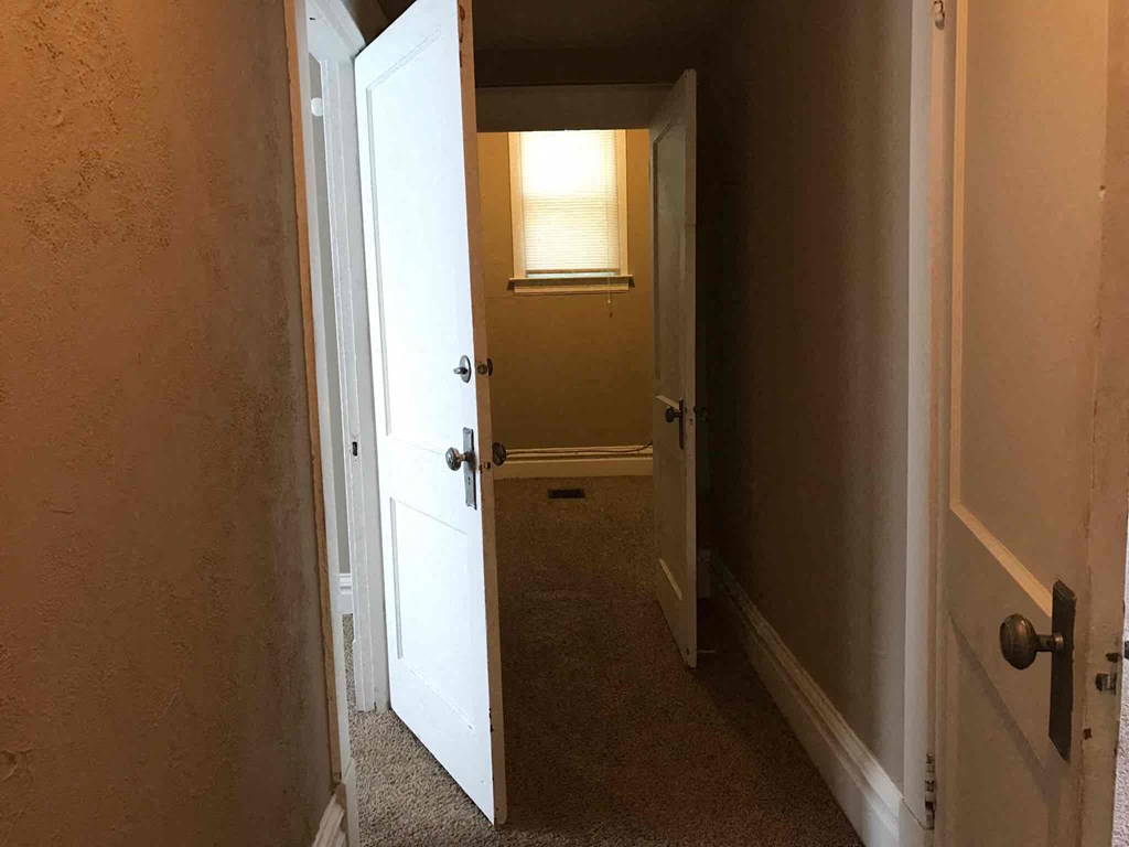 2112 Lexa 3 Beds House for Rent - Photo Gallery 16