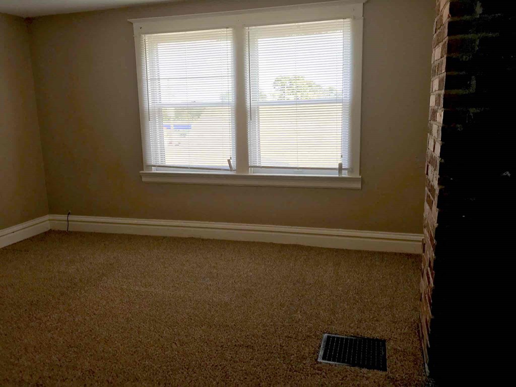 2112 Lexa 3 Beds House for Rent - Photo Gallery 17