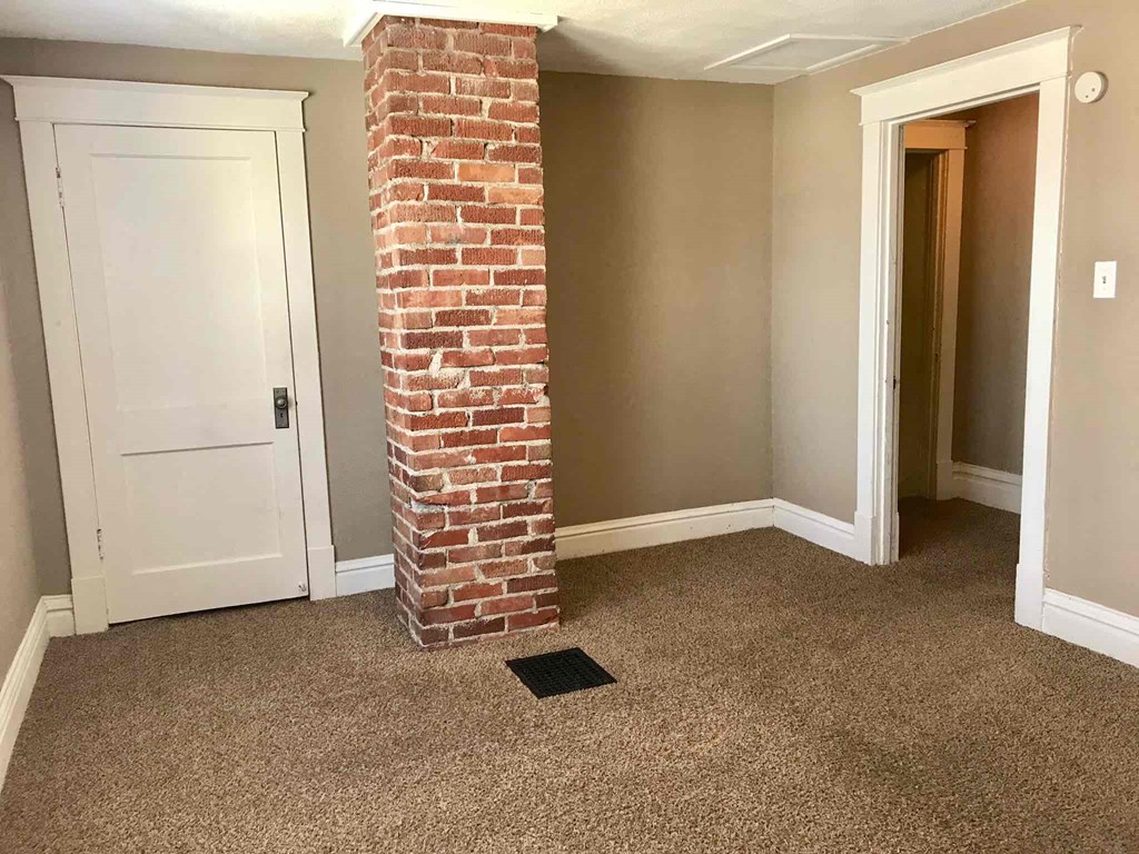 2112 Lexa 3 Beds House for Rent - Photo Gallery 18