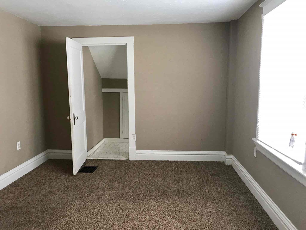 2112 Lexa 3 Beds House for Rent - Photo Gallery 21