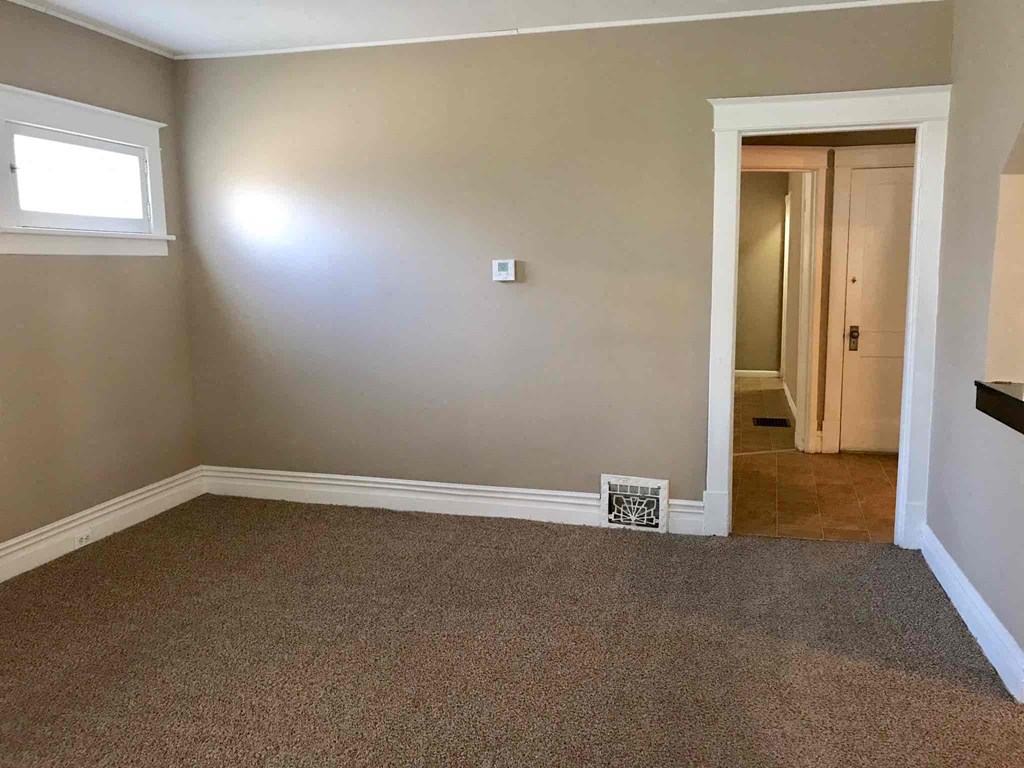 2112 Lexa 3 Beds House for Rent - Photo Gallery 2