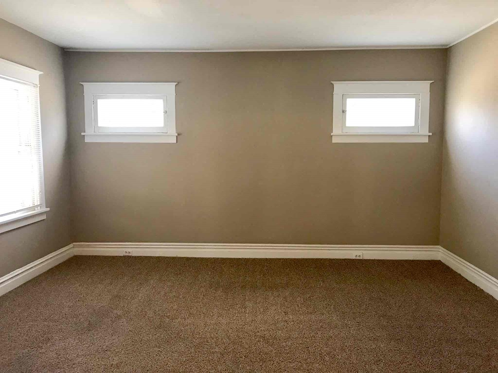 2112 Lexa 3 Beds House for Rent - Photo Gallery 3