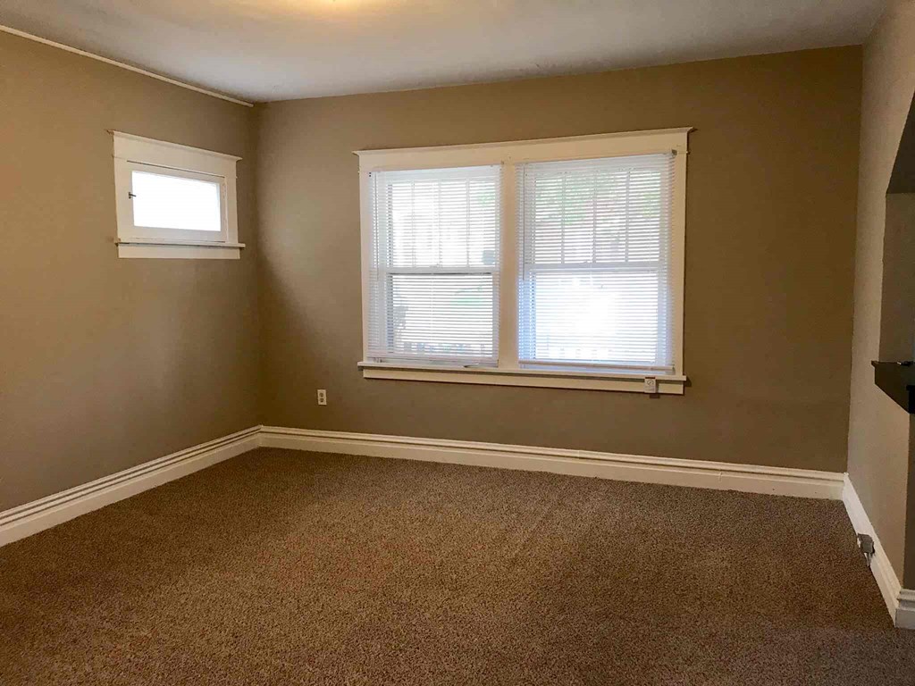 2112 Lexa 3 Beds House for Rent - Photo Gallery 5