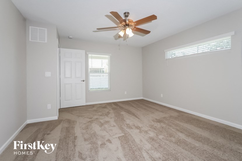 2114 SW Biella Ave 4 Beds House for Rent - Photo Gallery 8