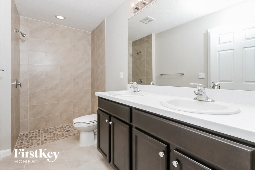 2114 SW Biella Ave 4 Beds House for Rent - Photo Gallery 9