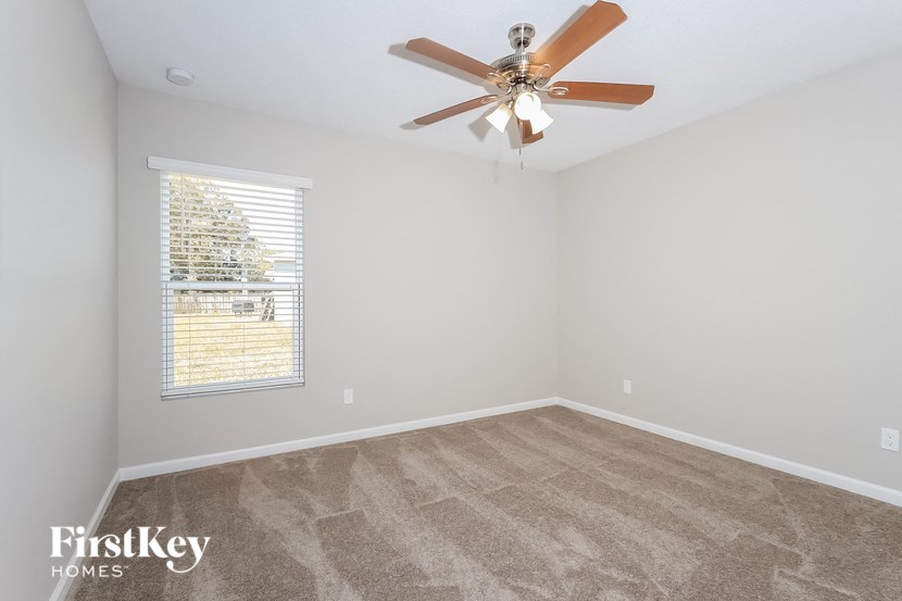 2114 SW Biella Ave 4 Beds House for Rent - Photo Gallery 11