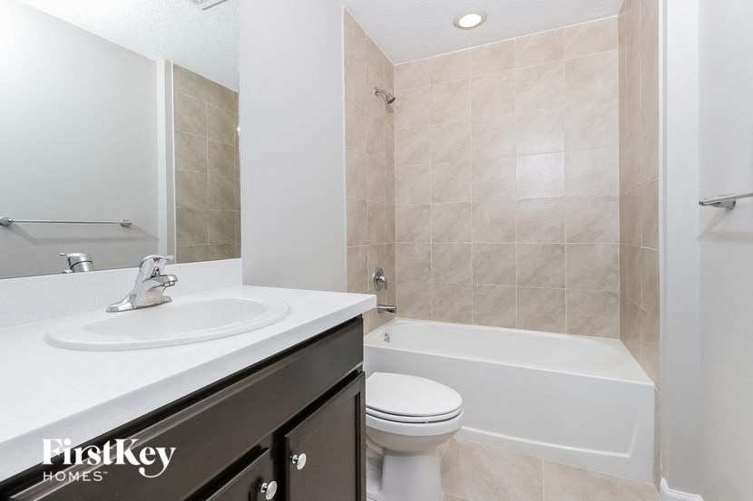 2114 SW Biella Ave 4 Beds House for Rent - Photo Gallery 13