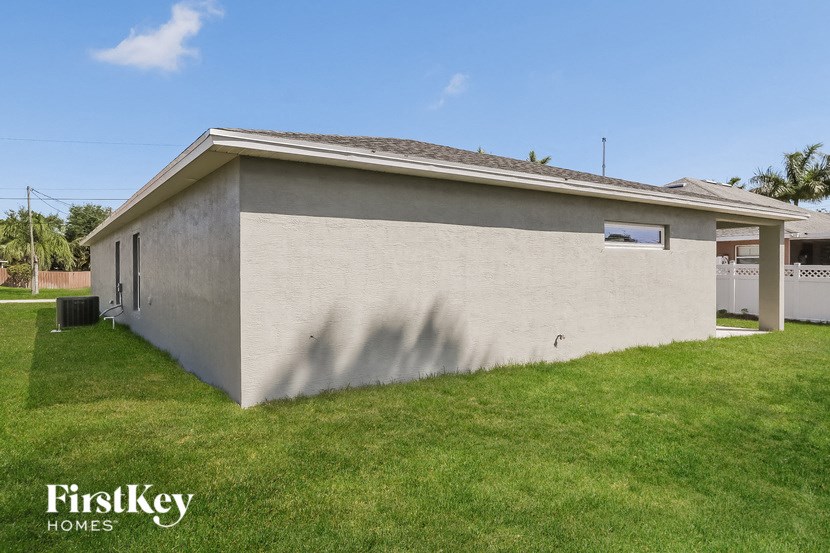 2114 SW Biella Ave 4 Beds House for Rent - Photo Gallery 15