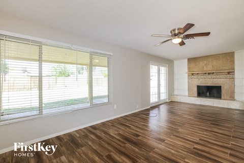 2126 W SAN MIGUEL Ave 5 Beds Apartment for Rent