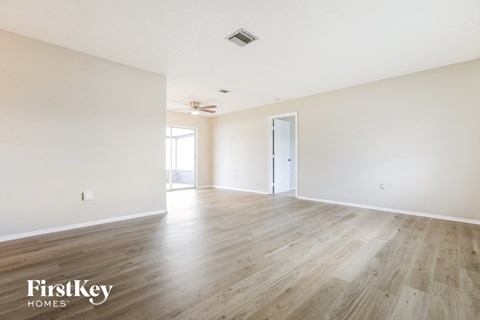 21460 Bancroft Ave 2 Beds Apartment for Rent