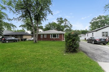 21939 MILLARD Avenue 3 Beds House for Rent - Photo Gallery 3