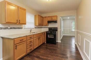 21939 MILLARD Avenue 3 Beds House for Rent - Photo Gallery 6