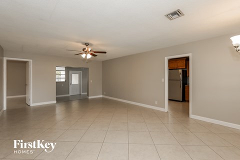 2200 N 55 Ave 3 Beds Apartment for Rent