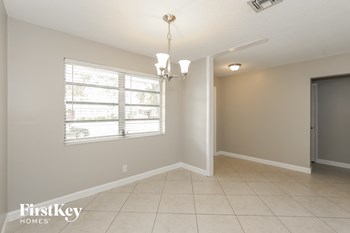 2200 N 55 Ave 3 Beds House for Rent - Photo Gallery 4