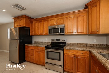 2200 N 55 Ave 3 Beds House for Rent - Photo Gallery 6