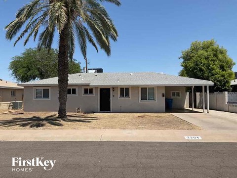 2204 W Nicolet Ave 4 Beds Apartment for Rent