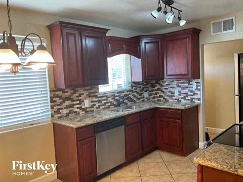 2204 W Nicolet Ave 4 Beds Apartment for Rent