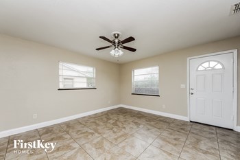 2208 Smith St 3 Beds House for Rent - Photo Gallery 4