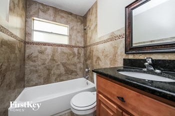2208 Smith St 3 Beds House for Rent - Photo Gallery 14