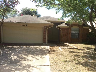 2216 Turf Club Drive 3 Beds House for Rent - Photo Gallery 1