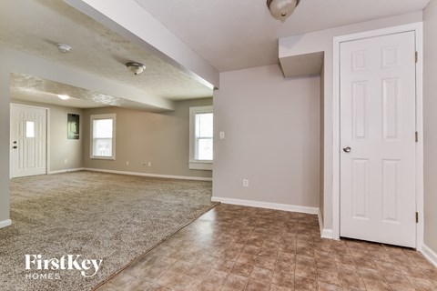 2229 West 58Th Street 3 Beds Apartment for Rent