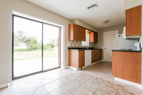 22376 New Rochelle Ave 3 Beds Apartment for Rent