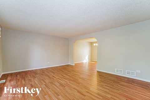22459 Riverside Dr 4 Beds Apartment for Rent