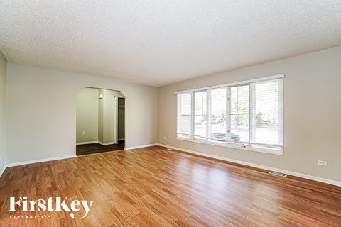 22459 Riverside Dr 4 Beds Apartment for Rent