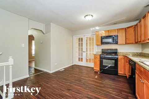 22459 Riverside Dr 4 Beds Apartment for Rent