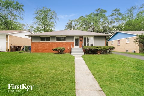 22728 Ridgeway Ave 3 Beds Apartment for Rent